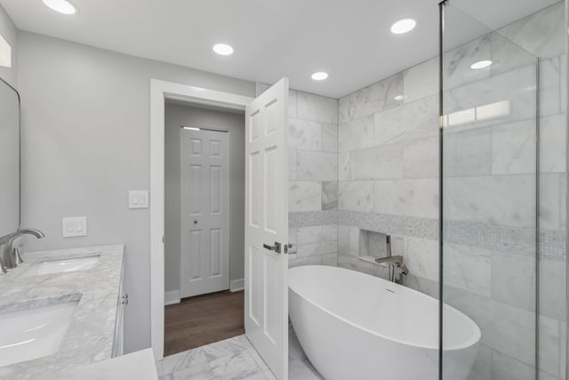 1208 Elizabeth Avenue, Naperville, IL 60540
