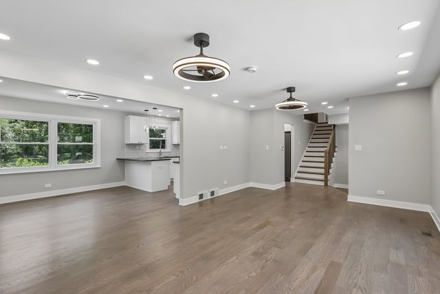 1208 Elizabeth Avenue, Naperville, IL 60540