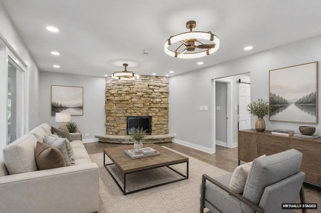 1208 Elizabeth Avenue, Naperville, IL 60540