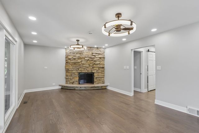 1208 Elizabeth Avenue, Naperville, IL 60540