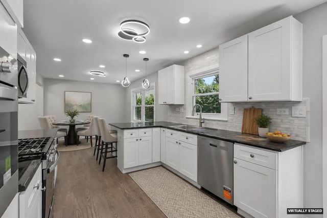 1208 Elizabeth Avenue, Naperville, IL 60540