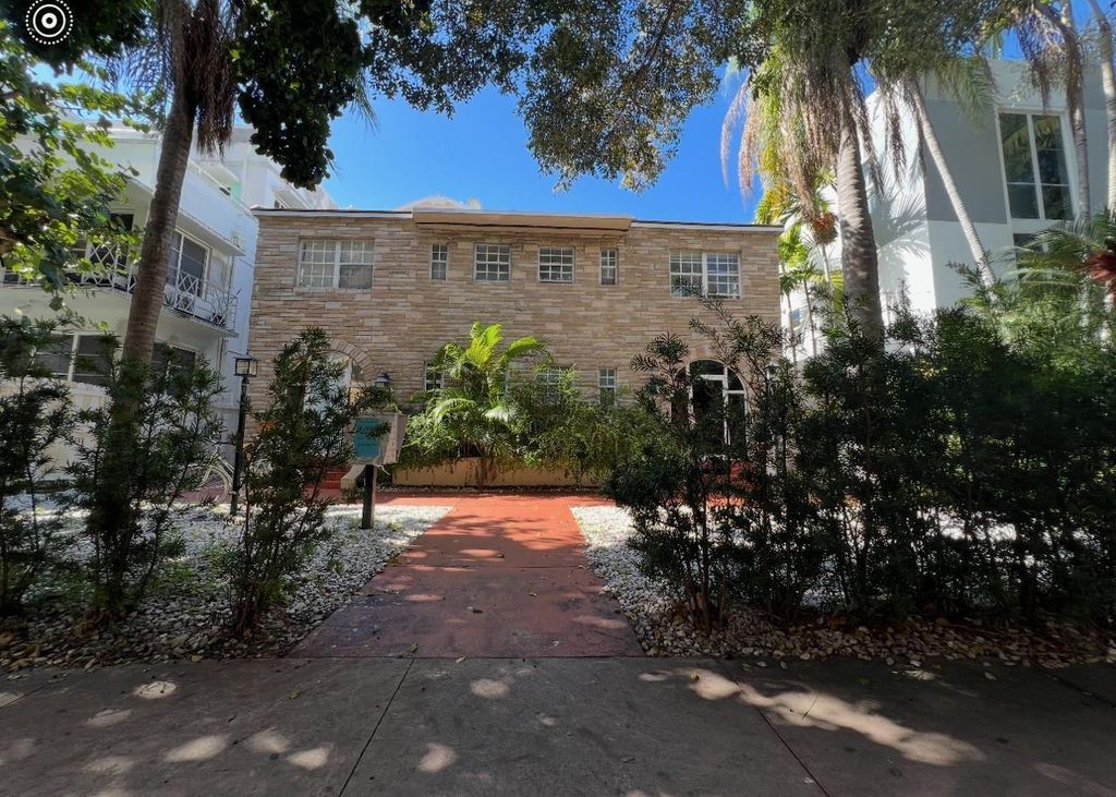 828 Pennsylvania Avenue, Miami Beach, FL 33139