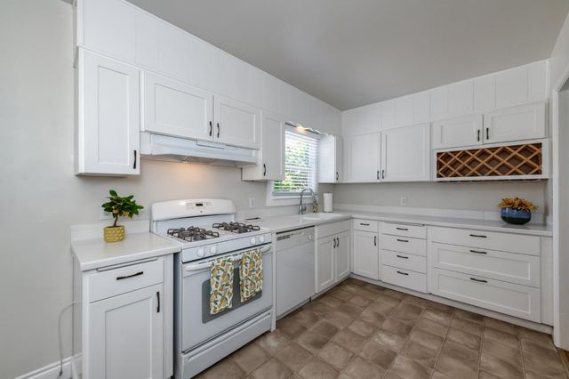 65 E Dayton Avenue, Fresno, CA 93704