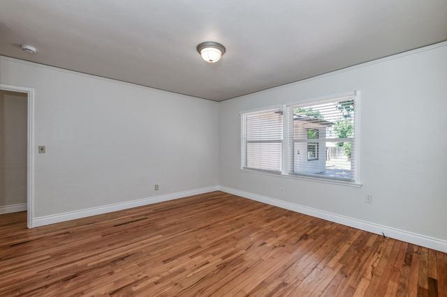 65 E Dayton Avenue, Fresno, CA 93704