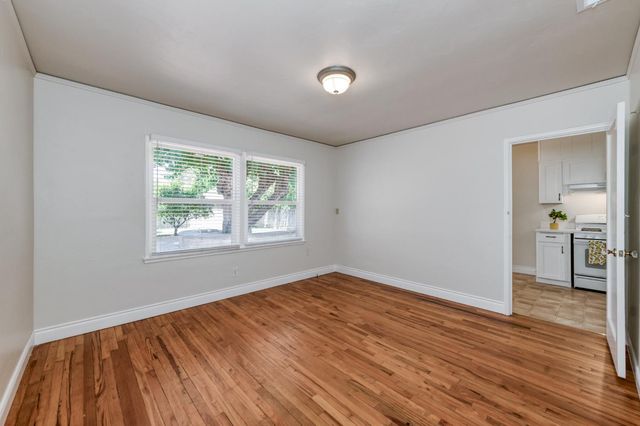 65 E Dayton Avenue, Fresno, CA 93704