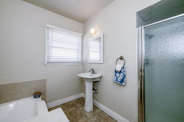 65 E Dayton Avenue, Fresno, CA 93704