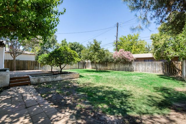 65 E Dayton Avenue, Fresno, CA 93704