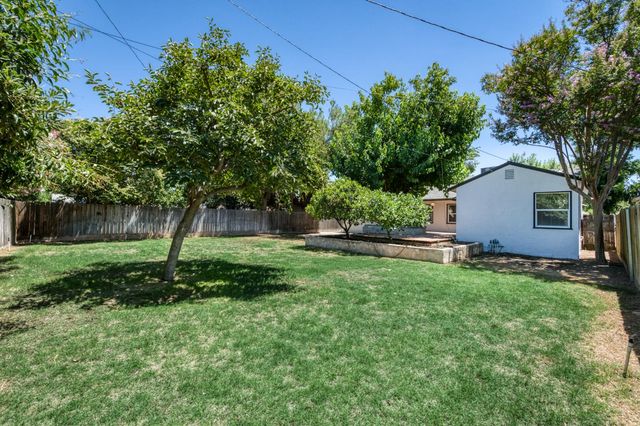 65 E Dayton Avenue, Fresno, CA 93704