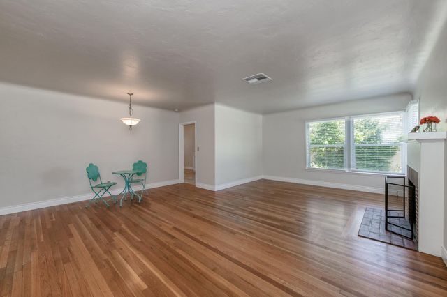 65 E Dayton Avenue, Fresno, CA 93704
