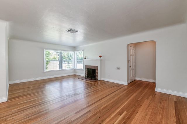 65 E Dayton Avenue, Fresno, CA 93704