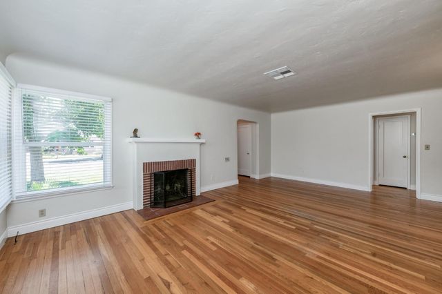 65 E Dayton Avenue, Fresno, CA 93704