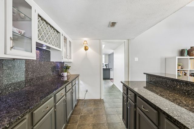 1833 Woodbury, Carrollton, TX 75007