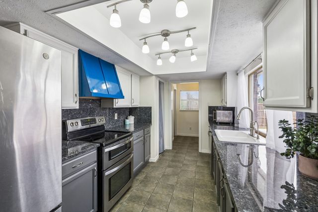 1833 Woodbury, Carrollton, TX 75007