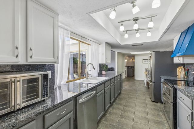 1833 Woodbury, Carrollton, TX 75007