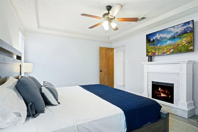 1000 Forest Trail Court, Euless, TX 76039