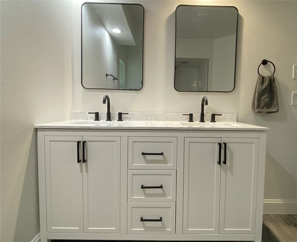 1000 Forest Trail Court, Euless, TX 76039