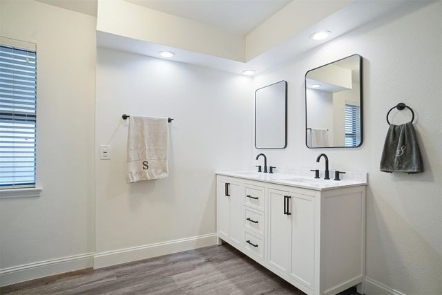 1000 Forest Trail Court, Euless, TX 76039