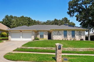 1000 Forest Trail Court, Euless, TX 76039