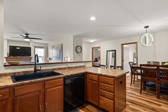 5949 NW 50th Street, Johnston, IA 50131