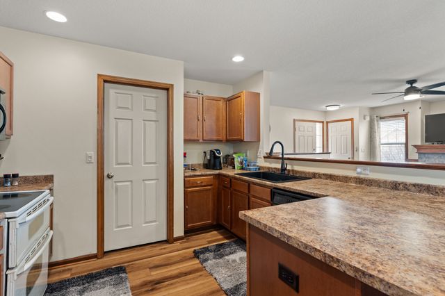 5949 NW 50th Street, Johnston, IA 50131