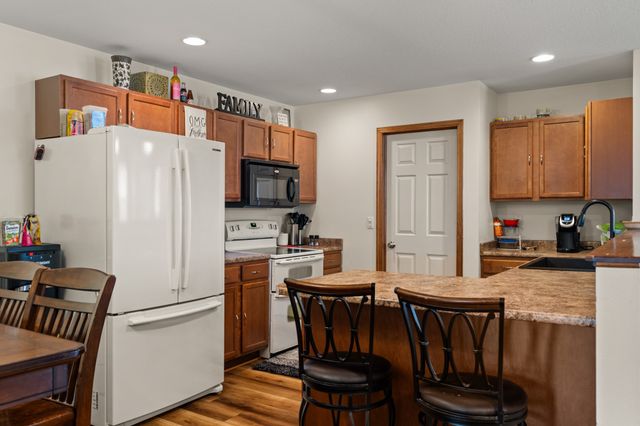 5949 NW 50th Street, Johnston, IA 50131