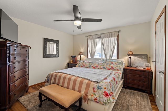 5949 NW 50th Street, Johnston, IA 50131