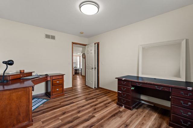 5949 NW 50th Street, Johnston, IA 50131