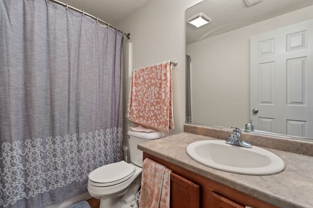 5949 NW 50th Street, Johnston, IA 50131