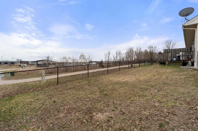 5949 NW 50th Street, Johnston, IA 50131