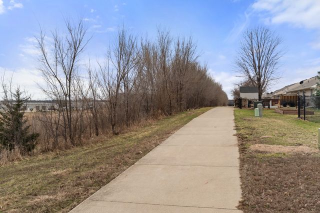 5949 NW 50th Street, Johnston, IA 50131