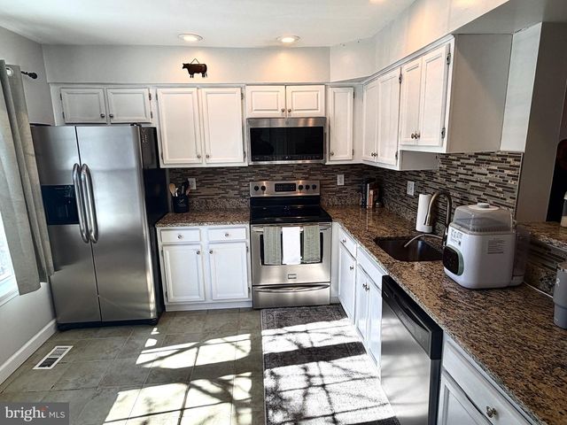 34 HARDWOOD DR, Baltimore, MD 21237