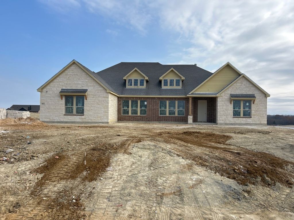 811 Westover Drive, Van Alstyne, TX 75495