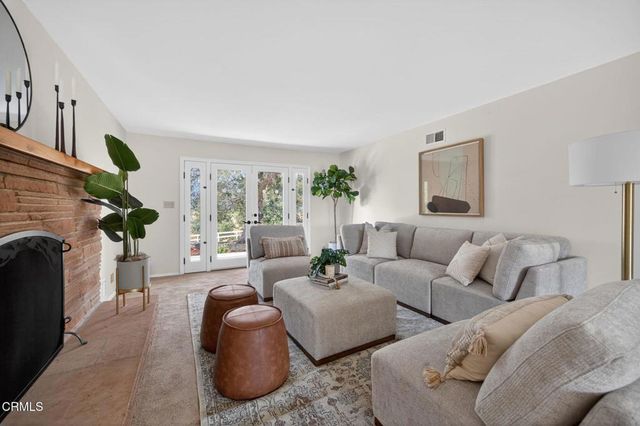 98 Howard Avenue, Oak View, CA 93022