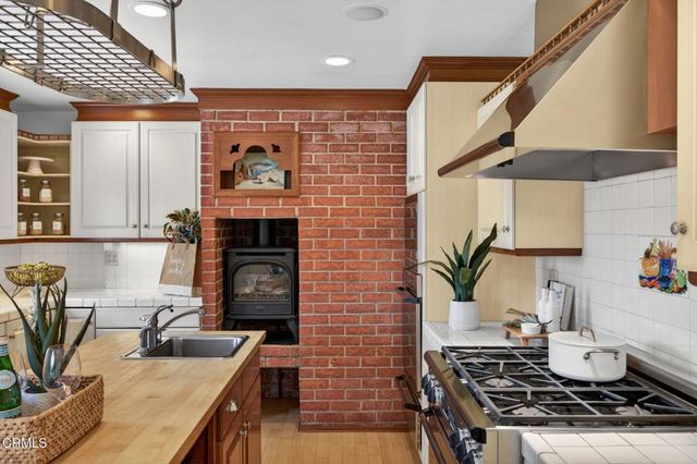 98 Howard Avenue, Oak View, CA 93022
