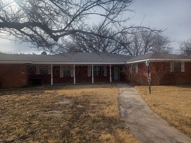 1118 Hillcrest Drive, Canyon, TX 79015