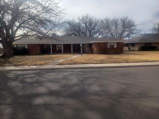 1118 Hillcrest Drive, Canyon, TX 79015