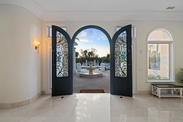 6998 Rancho La Cima, Rancho Santa Fe, CA 92067