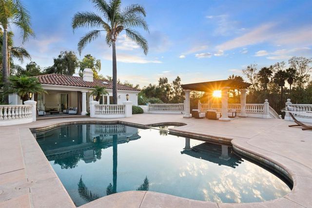 6998 Rancho La Cima, Rancho Santa Fe, CA 92067