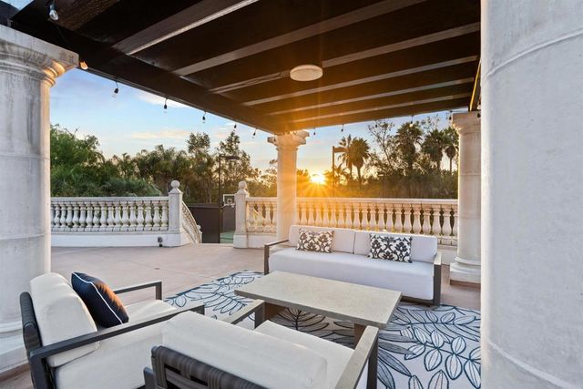 6998 Rancho La Cima, Rancho Santa Fe, CA 92067