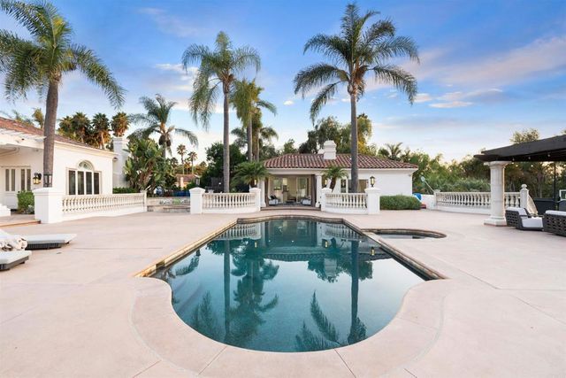 6998 Rancho La Cima, Rancho Santa Fe, CA 92067