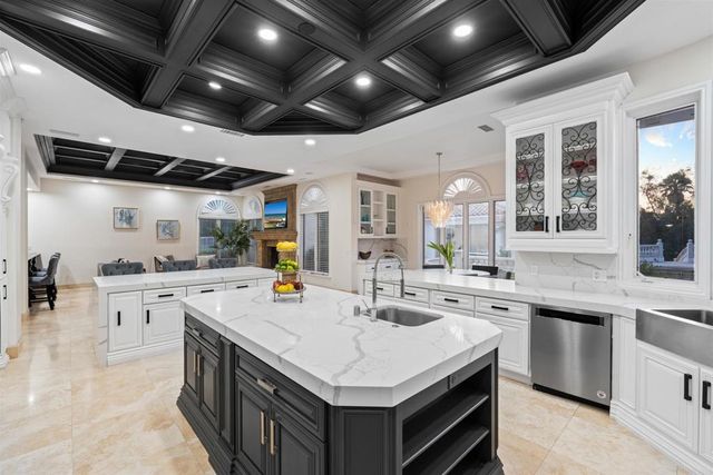 6998 Rancho La Cima, Rancho Santa Fe, CA 92067