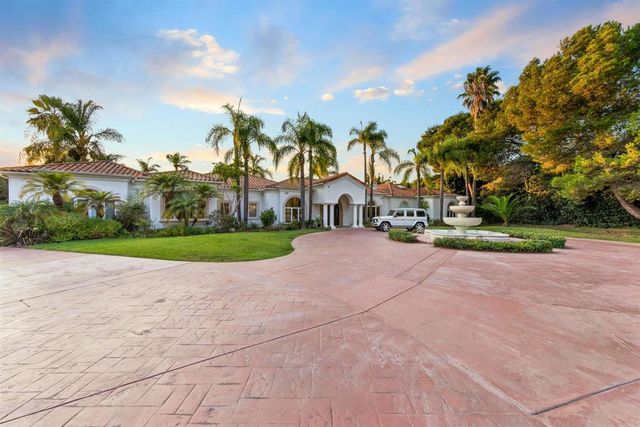 6998 Rancho La Cima, Rancho Santa Fe, CA 92067