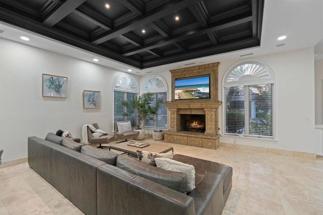 6998 Rancho La Cima, Rancho Santa Fe, CA 92067
