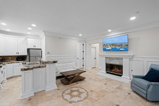 6998 Rancho La Cima, Rancho Santa Fe, CA 92067