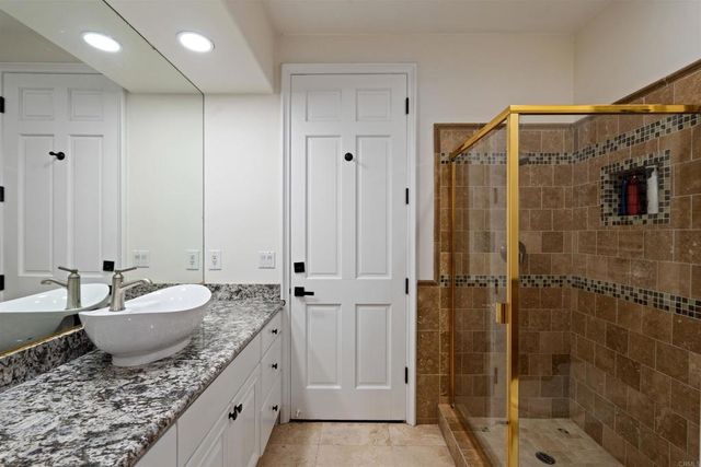 6998 Rancho La Cima, Rancho Santa Fe, CA 92067