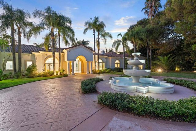 6998 Rancho La Cima, Rancho Santa Fe, CA 92067
