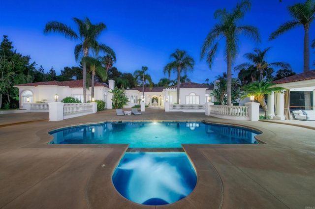 6998 Rancho La Cima, Rancho Santa Fe, CA 92067