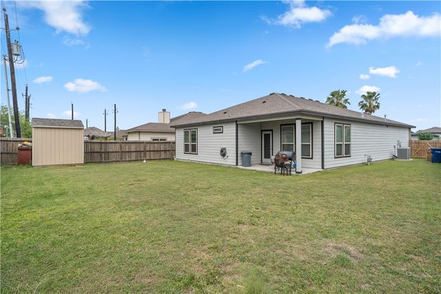 3041 Neches Dr, Corpus Christi, TX 78414