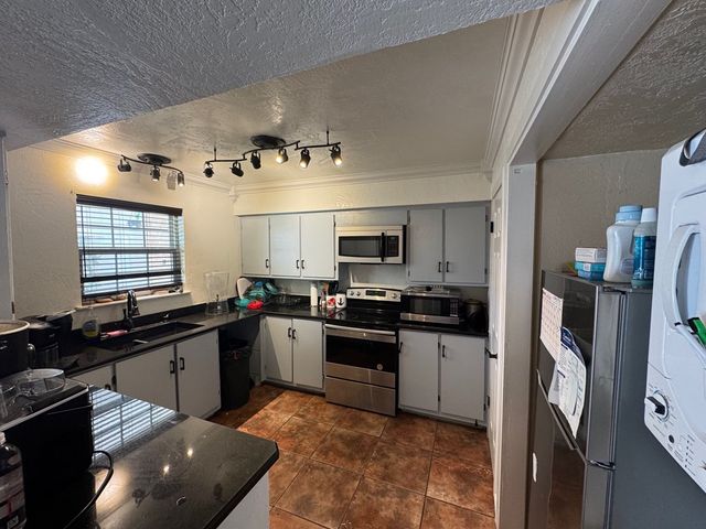 4042 Lakeside Dr, Odessa, TX 79762