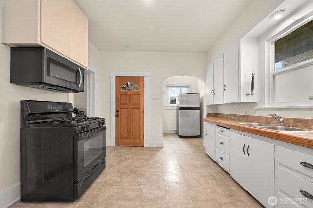 2006 Iron Street, Bellingham, WA 98225